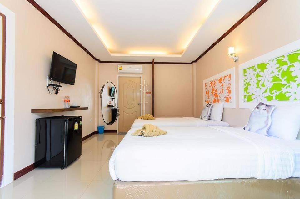 Hotel The Harbor Front เกาะล้าน Esterno foto