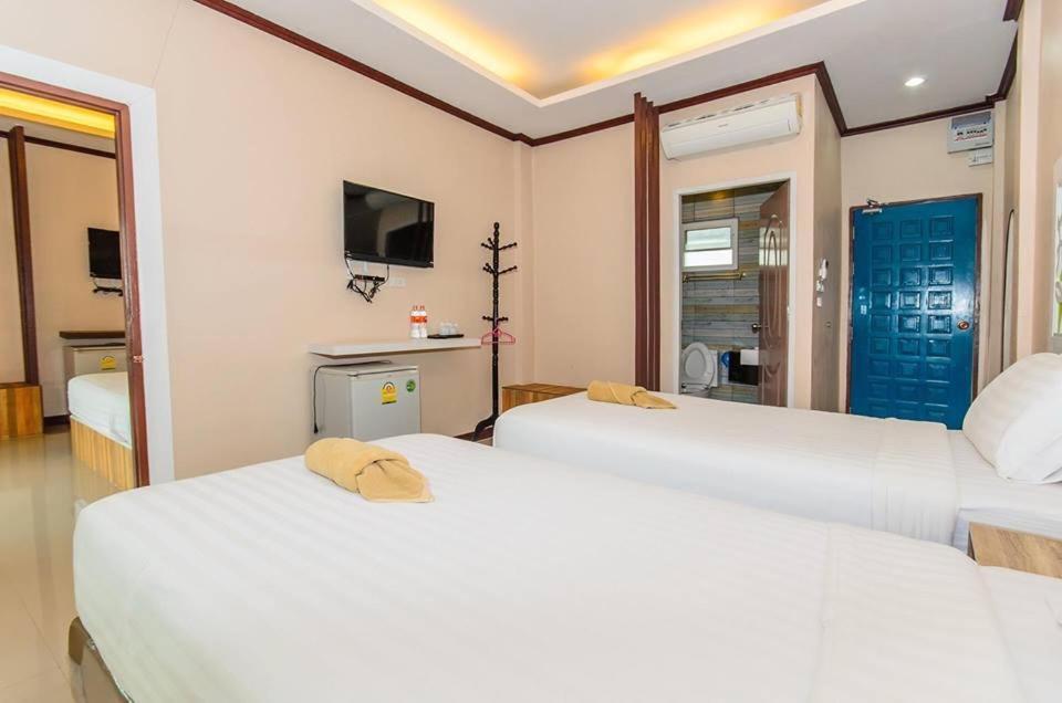 Hotel The Harbor Front เกาะล้าน Esterno foto