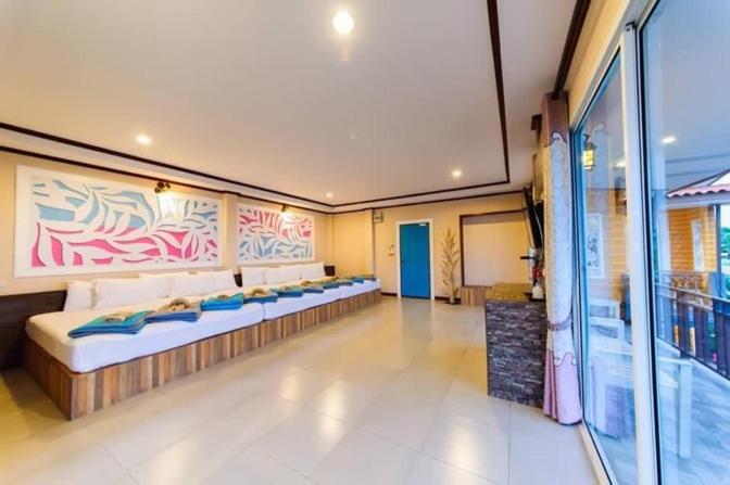 Hotel The Harbor Front เกาะล้าน Esterno foto