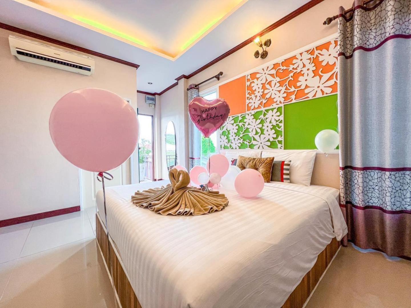 Hotel The Harbor Front เกาะล้าน Esterno foto