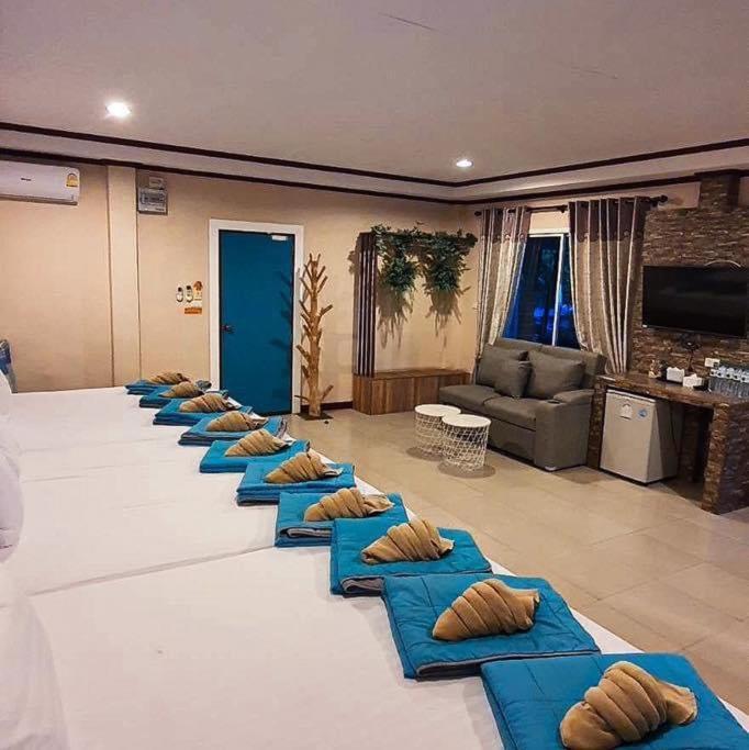Hotel The Harbor Front เกาะล้าน Esterno foto