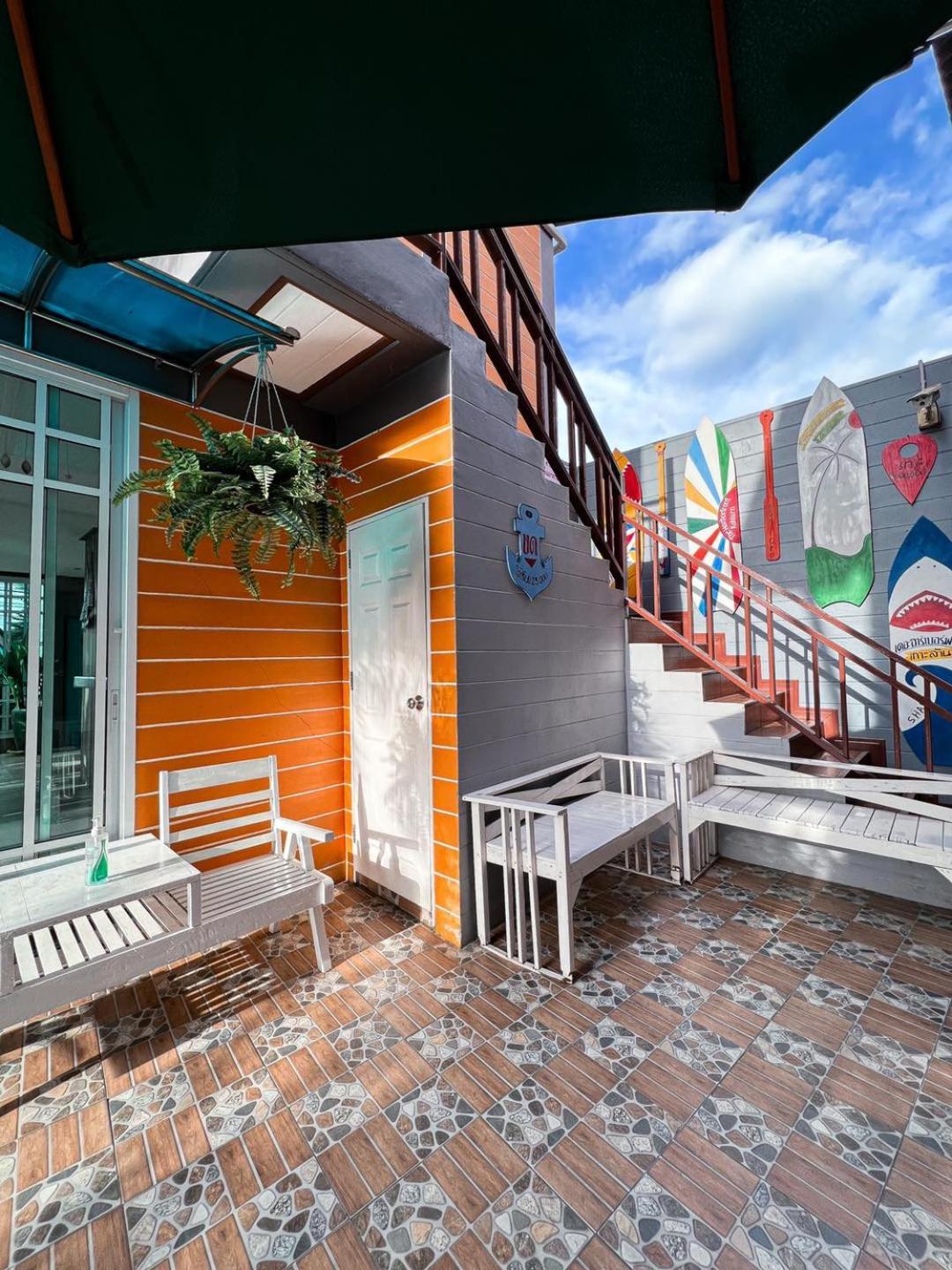 Hotel The Harbor Front เกาะล้าน Esterno foto