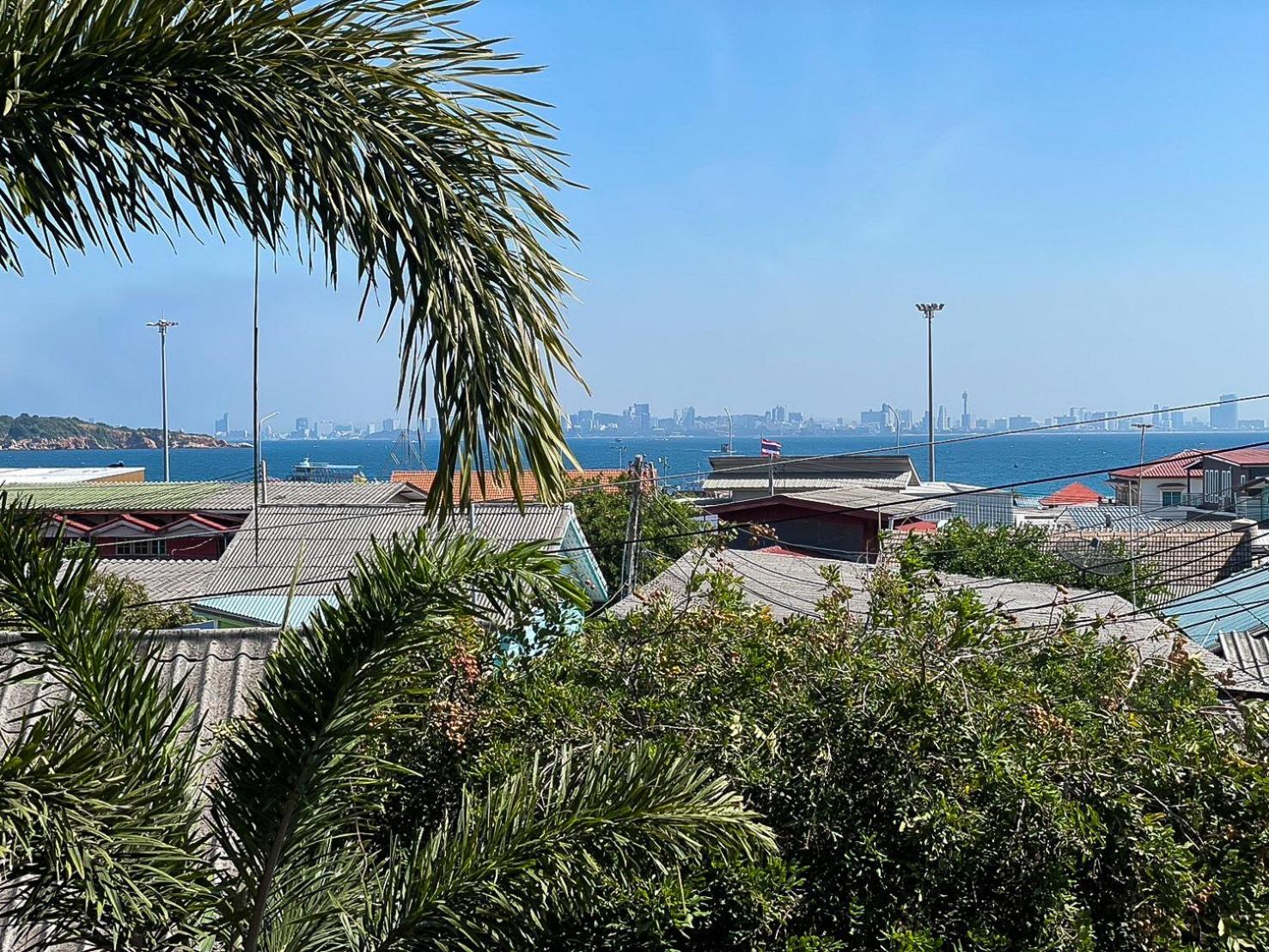 Hotel The Harbor Front เกาะล้าน Esterno foto